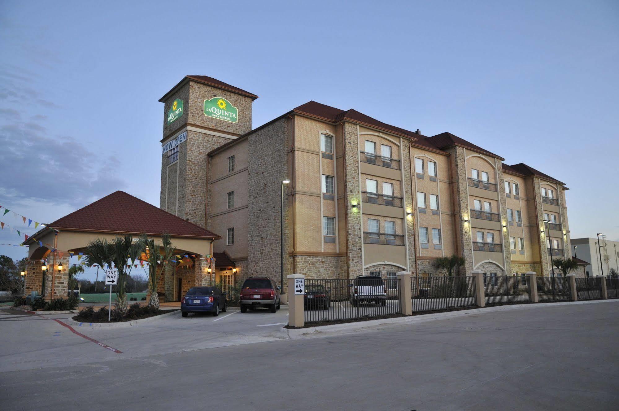 La Quinta By Wyndham Dallas Grand Prairie South Hotel Exterior foto